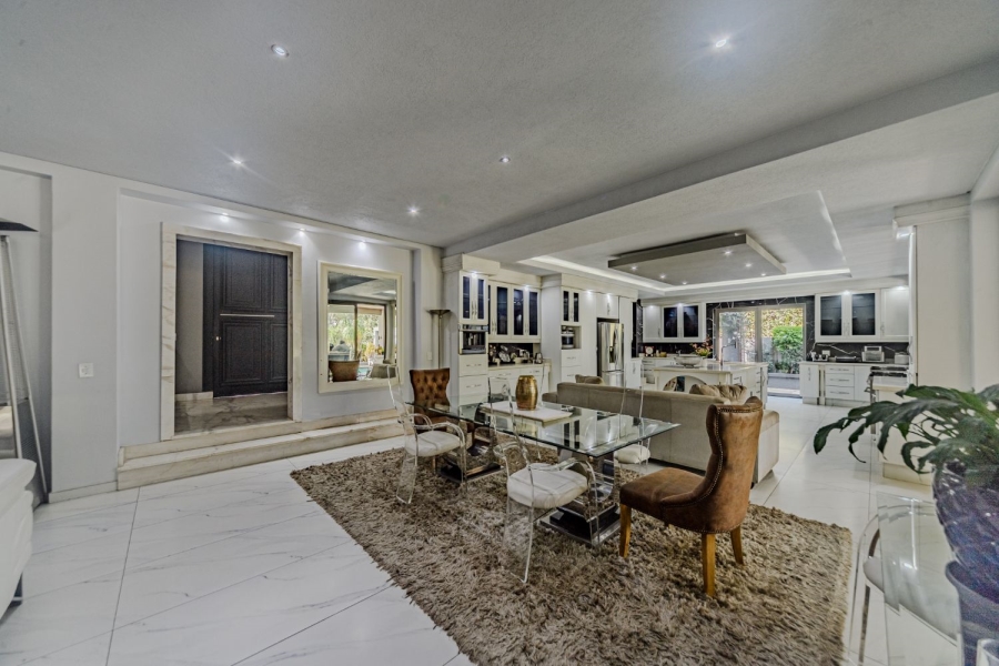 5 Bedroom Property for Sale in Silver Lakes Golf Estate Gauteng