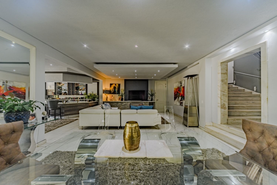5 Bedroom Property for Sale in Silver Lakes Golf Estate Gauteng