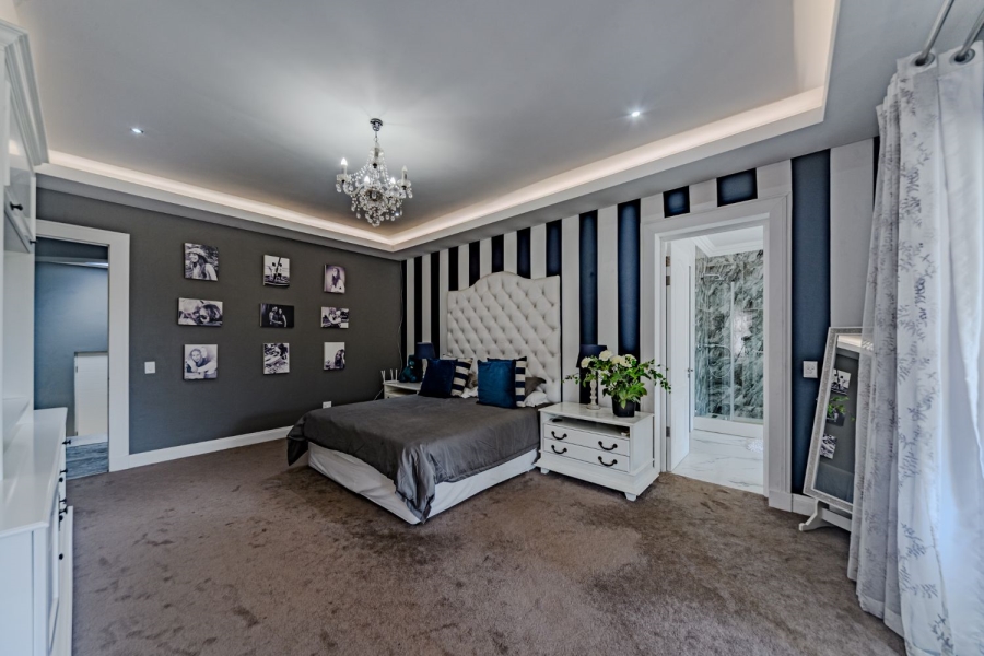 5 Bedroom Property for Sale in Silver Lakes Golf Estate Gauteng