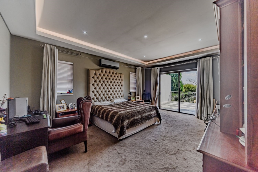 5 Bedroom Property for Sale in Silver Lakes Golf Estate Gauteng