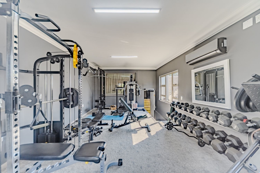 5 Bedroom Property for Sale in Silver Lakes Golf Estate Gauteng