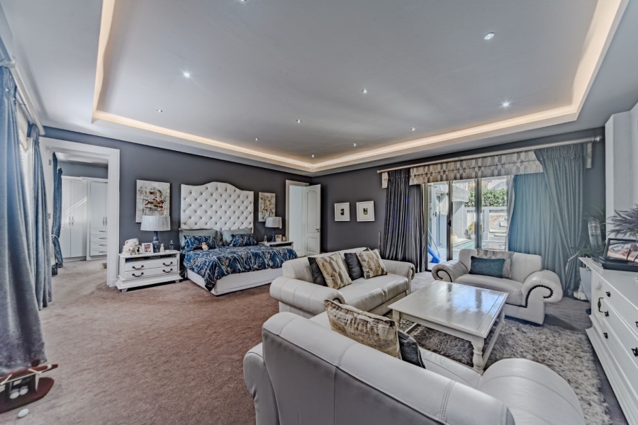5 Bedroom Property for Sale in Silver Lakes Golf Estate Gauteng