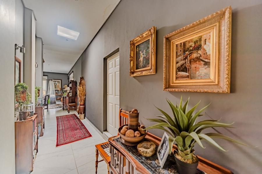 5 Bedroom Property for Sale in Silver Lakes Golf Estate Gauteng