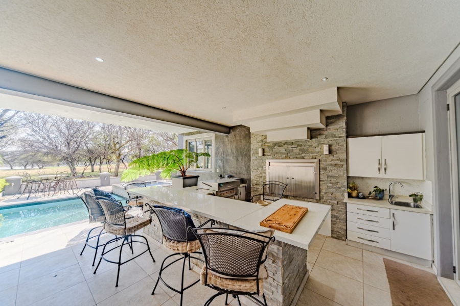 5 Bedroom Property for Sale in Silver Lakes Golf Estate Gauteng