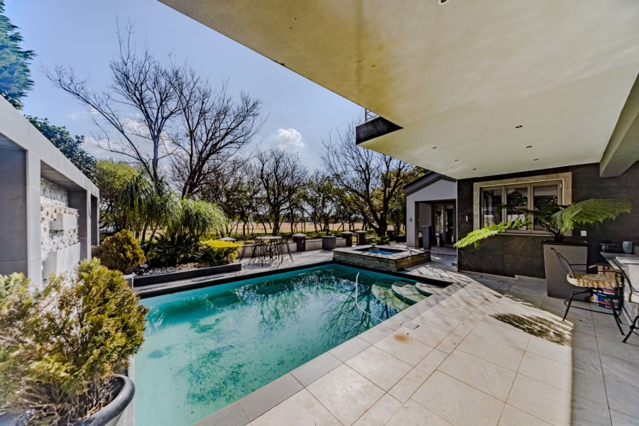 5 Bedroom Property for Sale in Silver Lakes Golf Estate Gauteng
