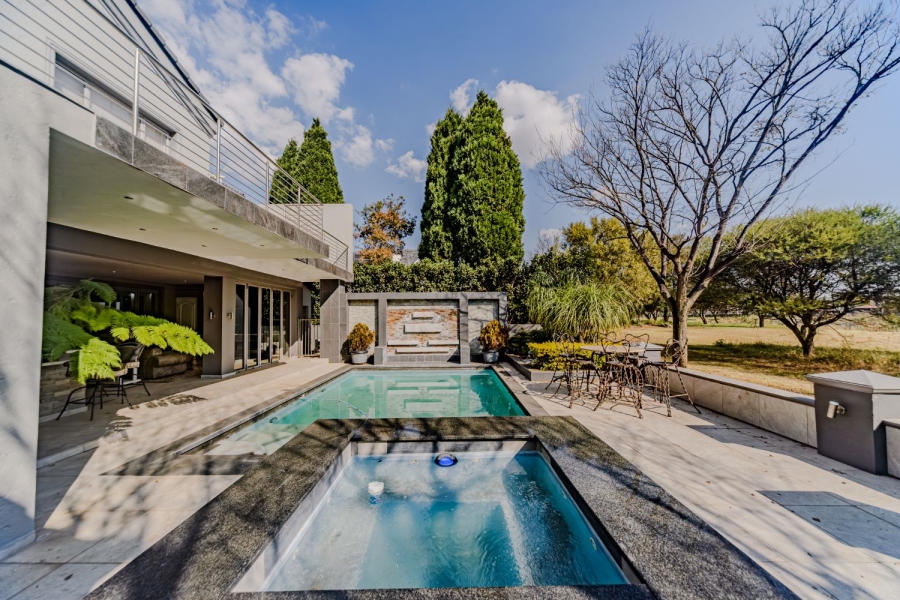 5 Bedroom Property for Sale in Silver Lakes Golf Estate Gauteng