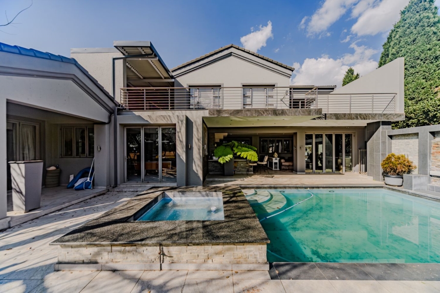 5 Bedroom Property for Sale in Silver Lakes Golf Estate Gauteng