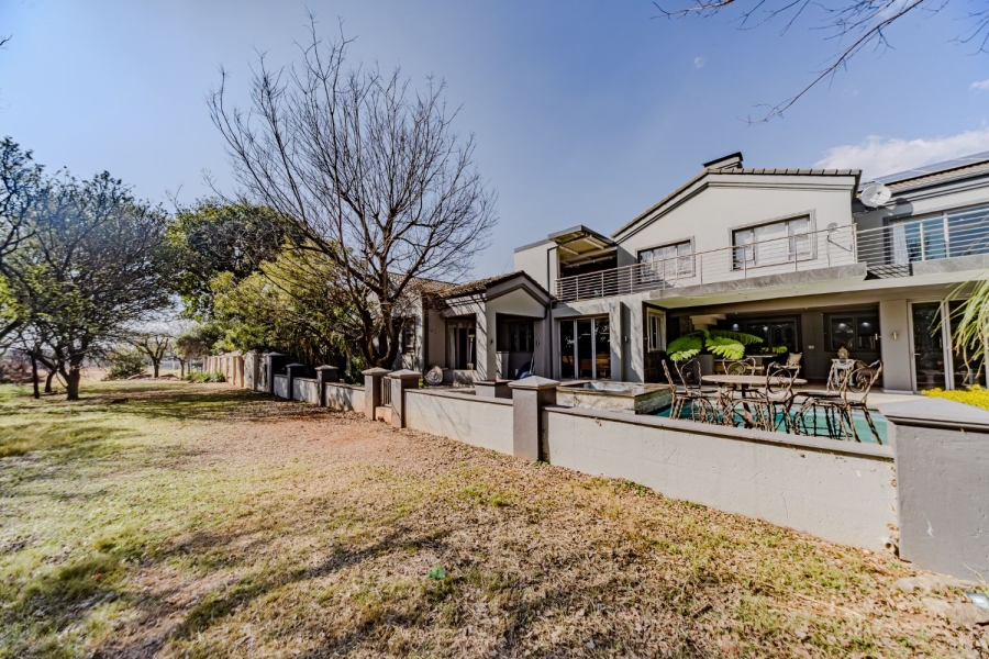 5 Bedroom Property for Sale in Silver Lakes Golf Estate Gauteng