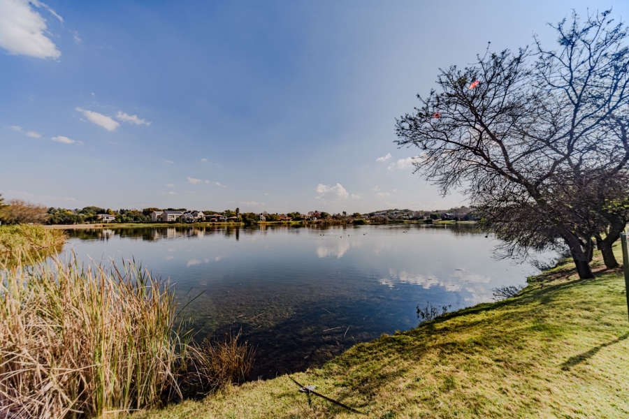 5 Bedroom Property for Sale in Silver Lakes Golf Estate Gauteng