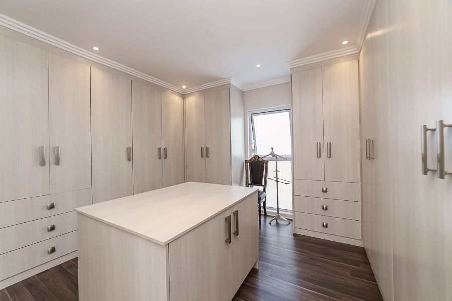 To Let 4 Bedroom Property for Rent in Morningside Gauteng