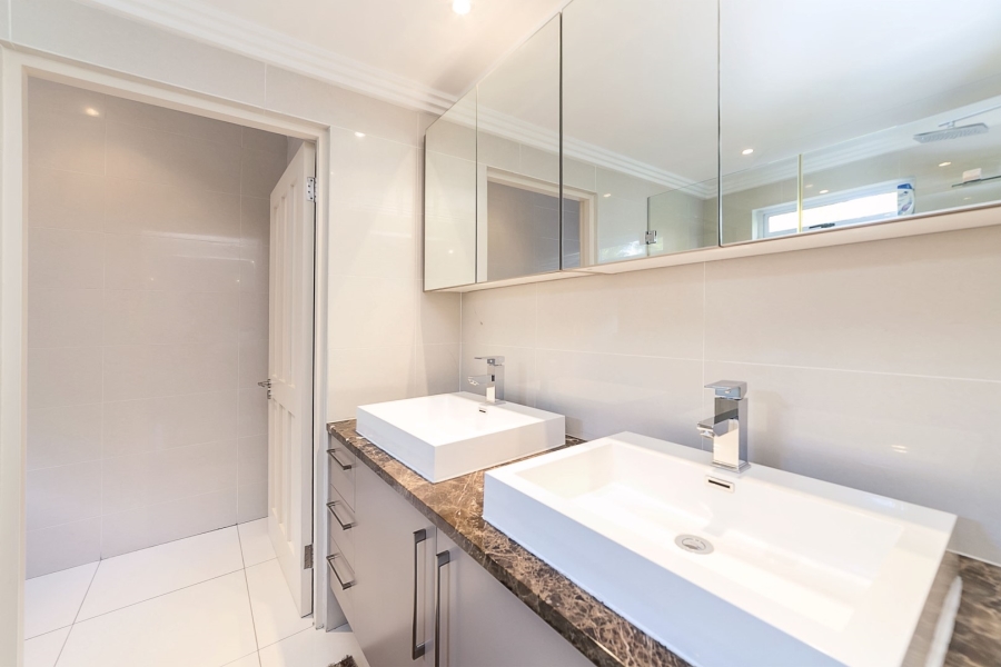 To Let 4 Bedroom Property for Rent in Morningside Gauteng