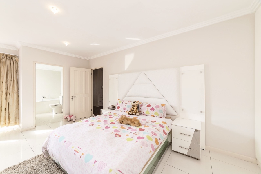 To Let 4 Bedroom Property for Rent in Morningside Gauteng
