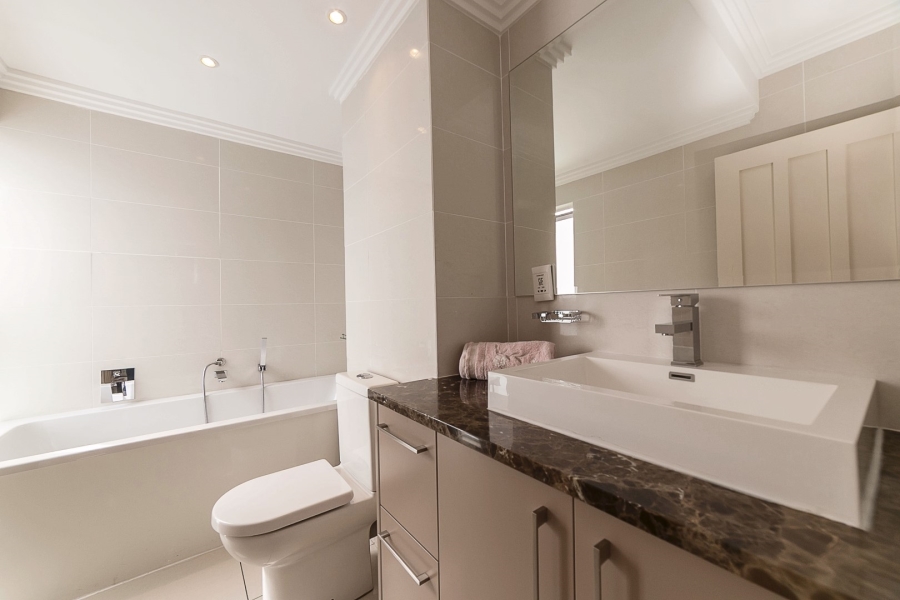 To Let 4 Bedroom Property for Rent in Morningside Gauteng