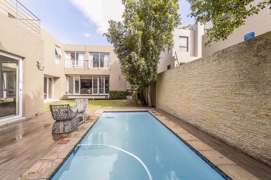 To Let 4 Bedroom Property for Rent in Morningside Gauteng