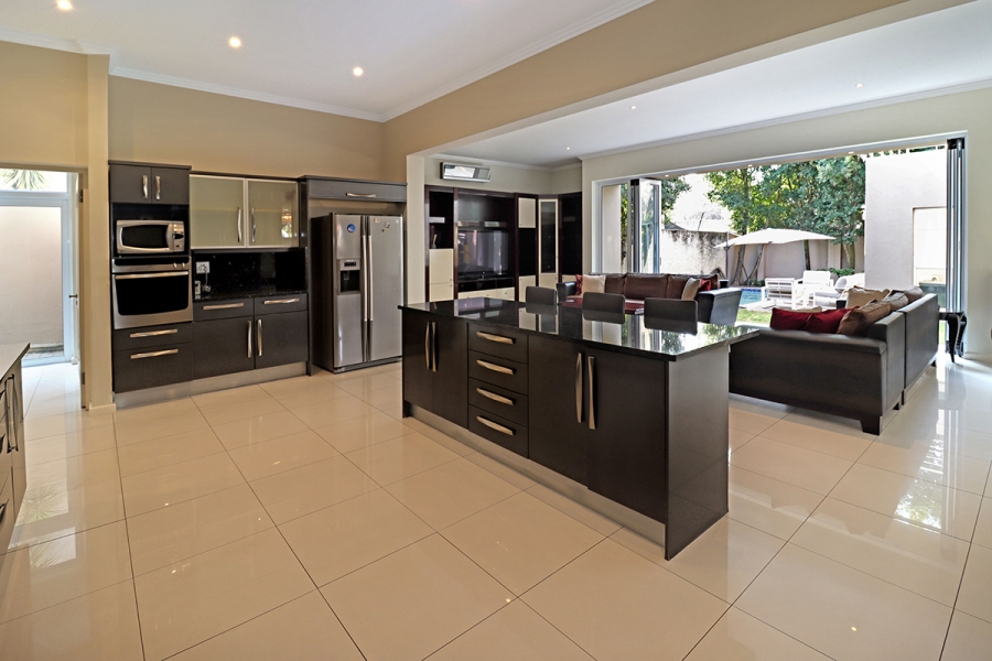 To Let 4 Bedroom Property for Rent in Morningside Gauteng
