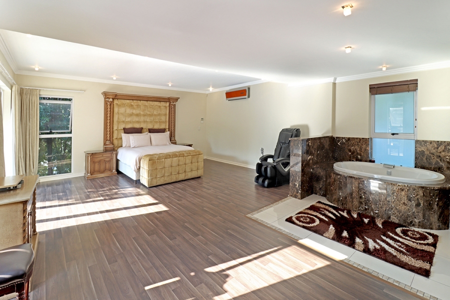 To Let 4 Bedroom Property for Rent in Morningside Gauteng