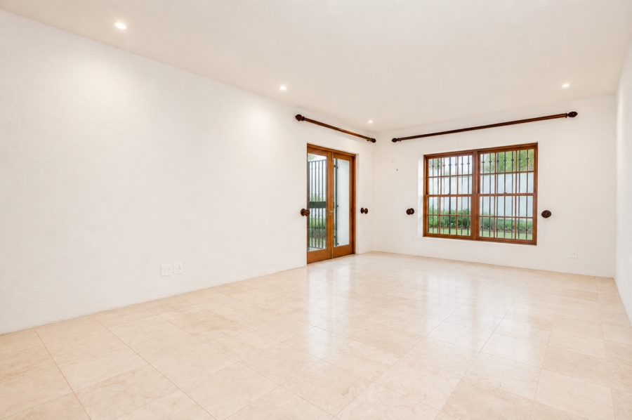 To Let 4 Bedroom Property for Rent in Hyde Park Gauteng