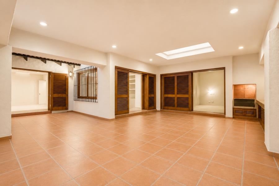 To Let 4 Bedroom Property for Rent in Hyde Park Gauteng