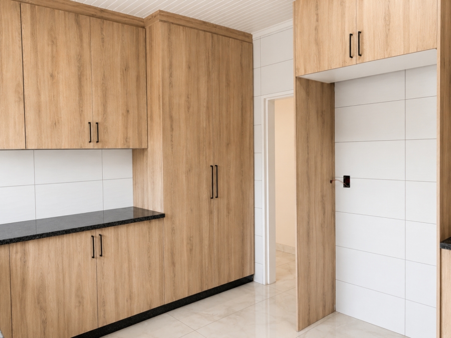 To Let 4 Bedroom Property for Rent in Linden Gauteng
