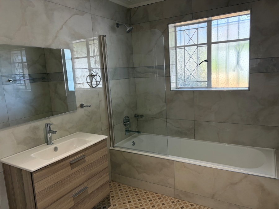 To Let 4 Bedroom Property for Rent in Linden Gauteng