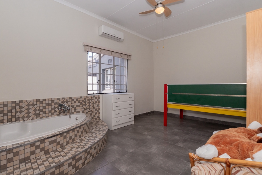 3 Bedroom Property for Sale in Cinderella Gauteng