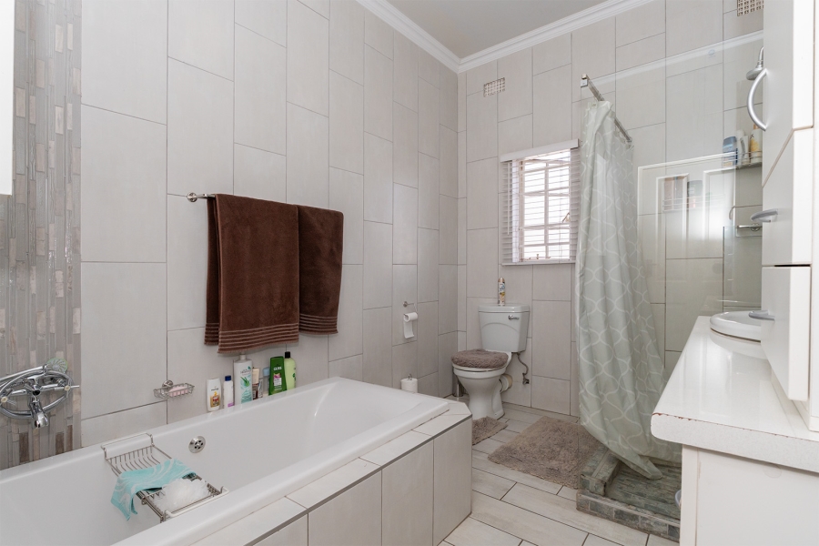 3 Bedroom Property for Sale in Cinderella Gauteng
