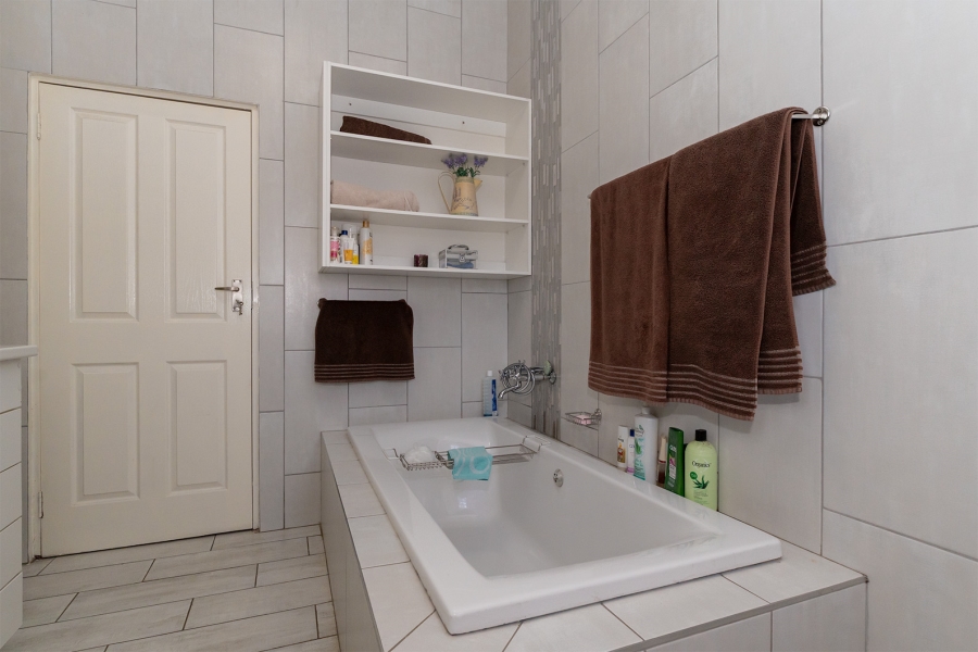 3 Bedroom Property for Sale in Cinderella Gauteng