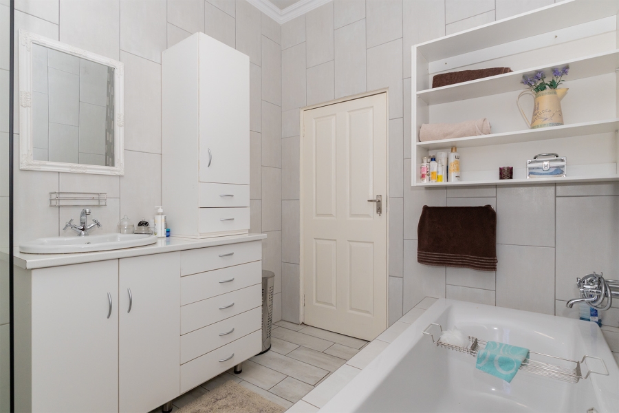3 Bedroom Property for Sale in Cinderella Gauteng
