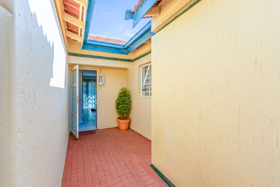 3 Bedroom Property for Sale in Strubensvallei Gauteng