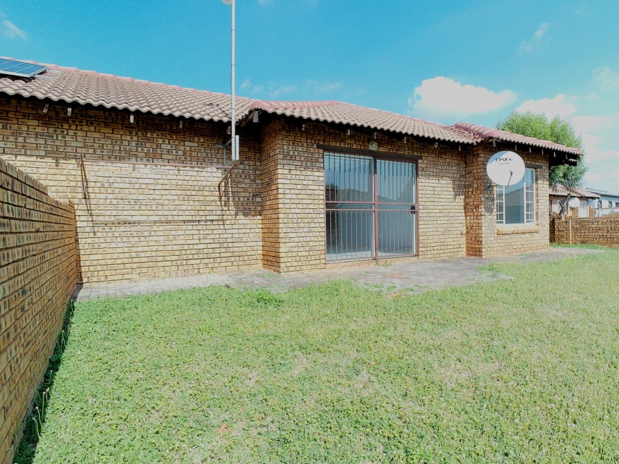 2 Bedroom Property for Sale in Amandasig Gauteng