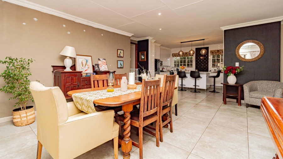 3 Bedroom Property for Sale in Glenvista Gauteng