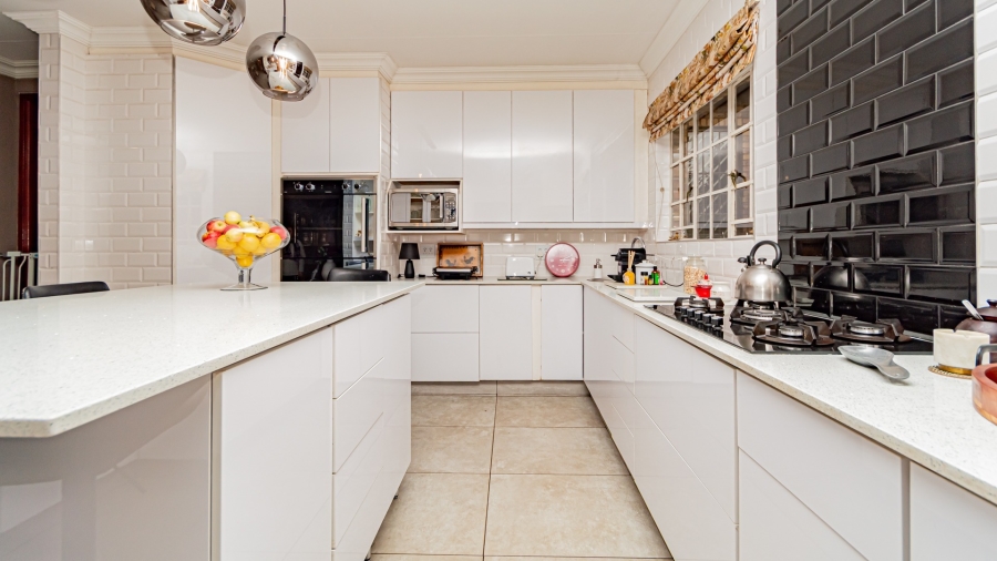 3 Bedroom Property for Sale in Glenvista Gauteng