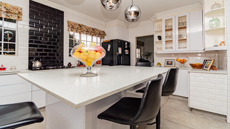 3 Bedroom Property for Sale in Glenvista Gauteng