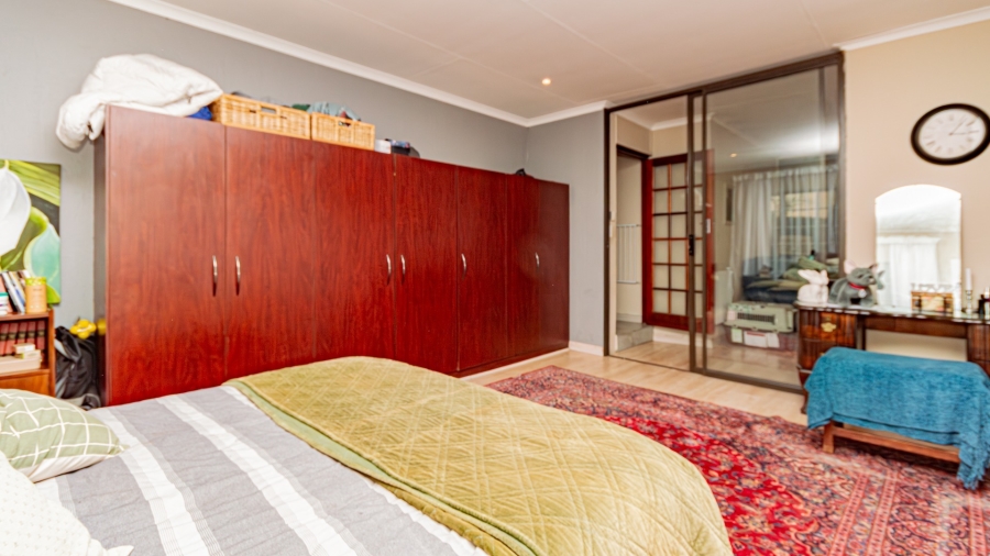 3 Bedroom Property for Sale in Glenvista Gauteng