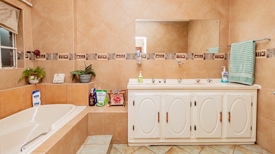 3 Bedroom Property for Sale in Glenvista Gauteng