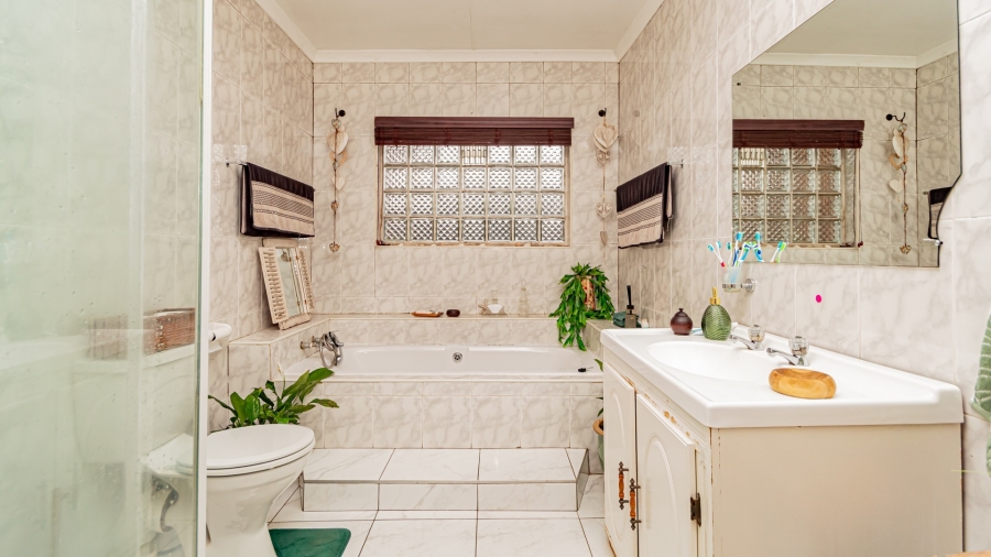 3 Bedroom Property for Sale in Glenvista Gauteng