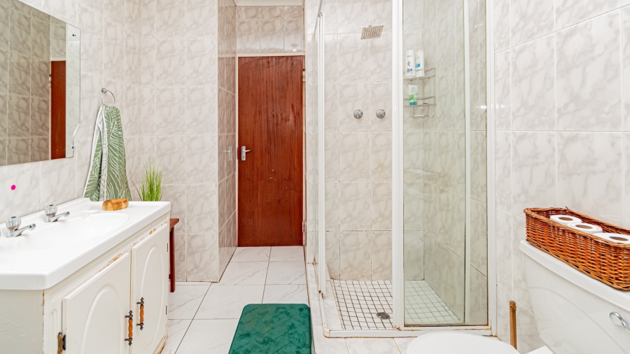 3 Bedroom Property for Sale in Glenvista Gauteng