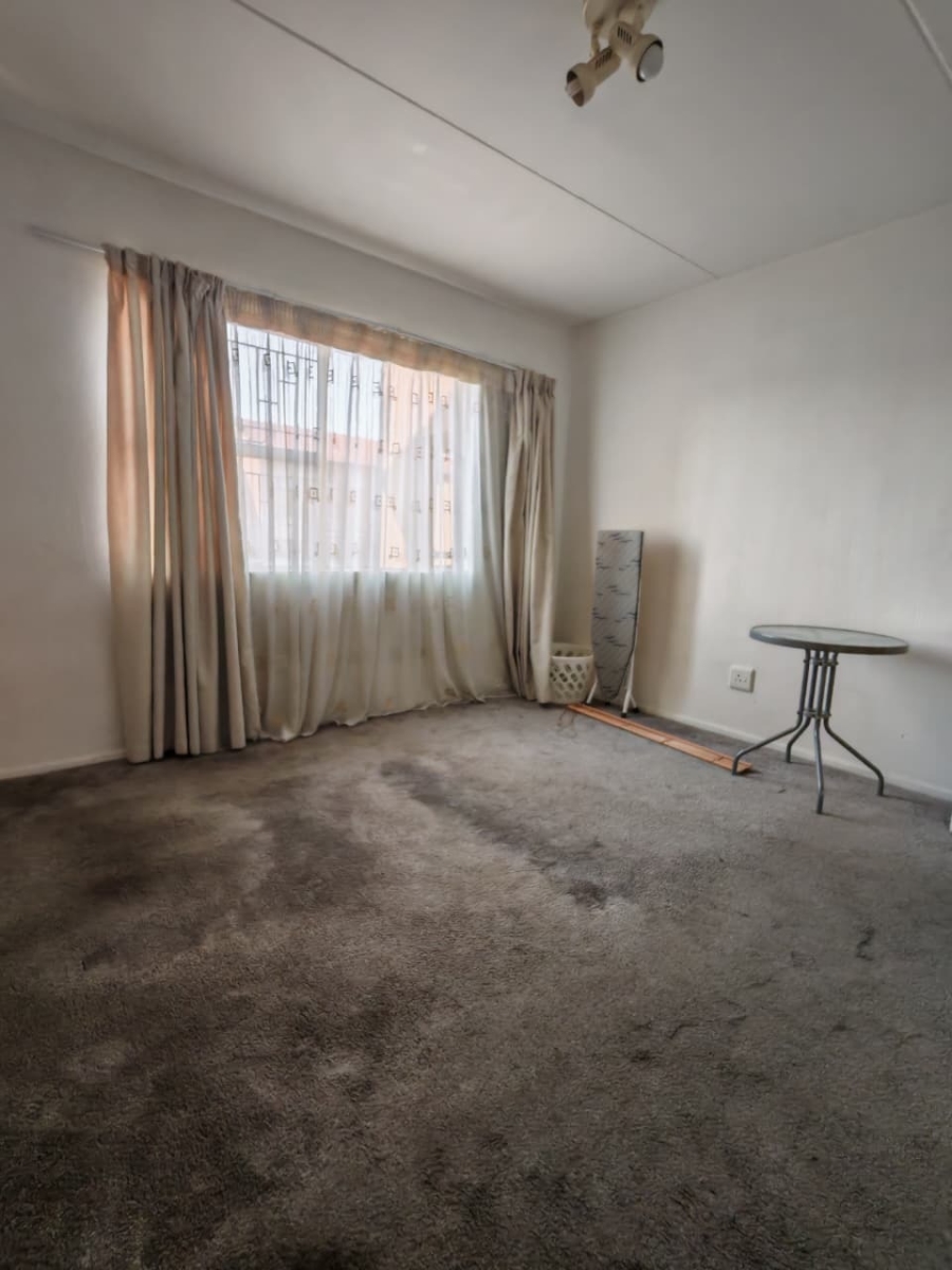 To Let 2 Bedroom Property for Rent in Vorna Valley Gauteng