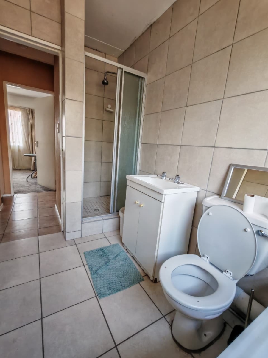 To Let 2 Bedroom Property for Rent in Vorna Valley Gauteng