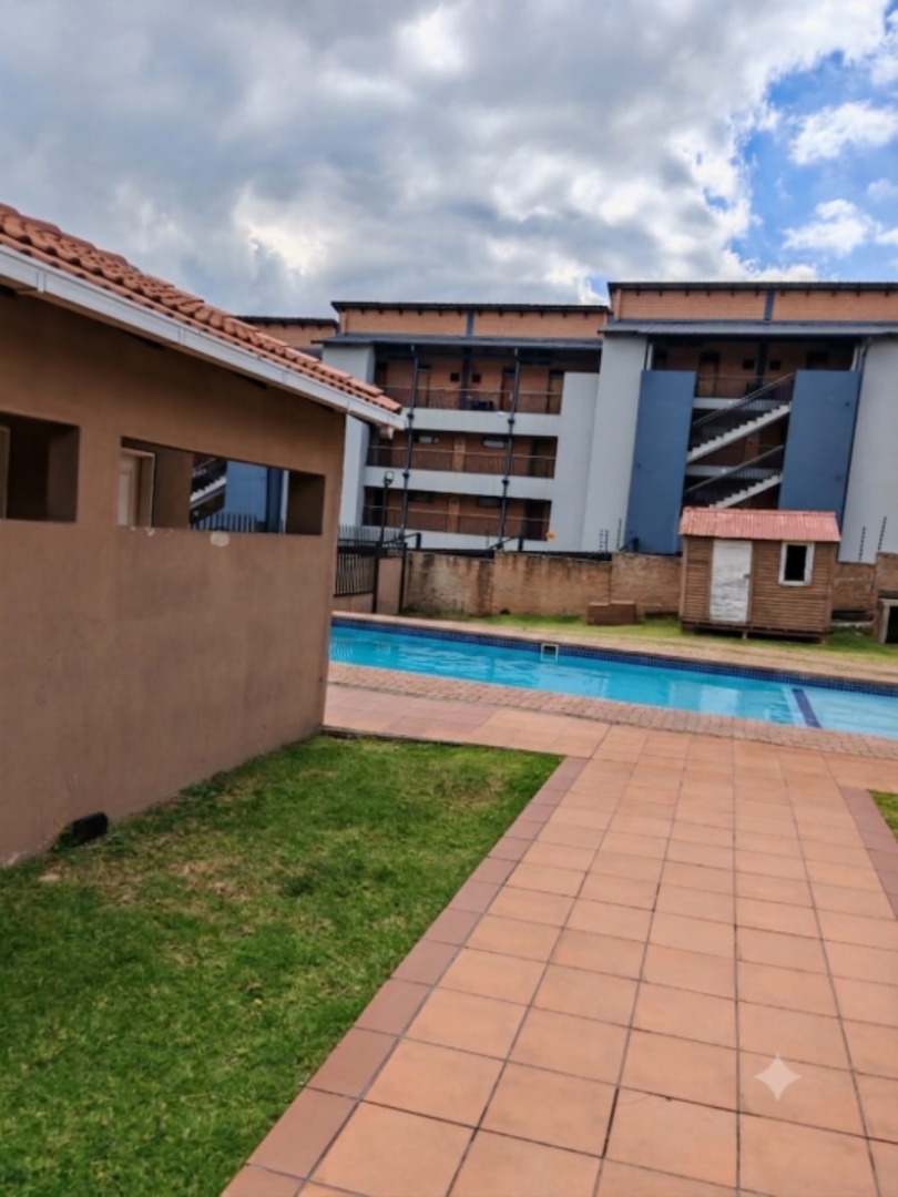 To Let 2 Bedroom Property for Rent in Vorna Valley Gauteng