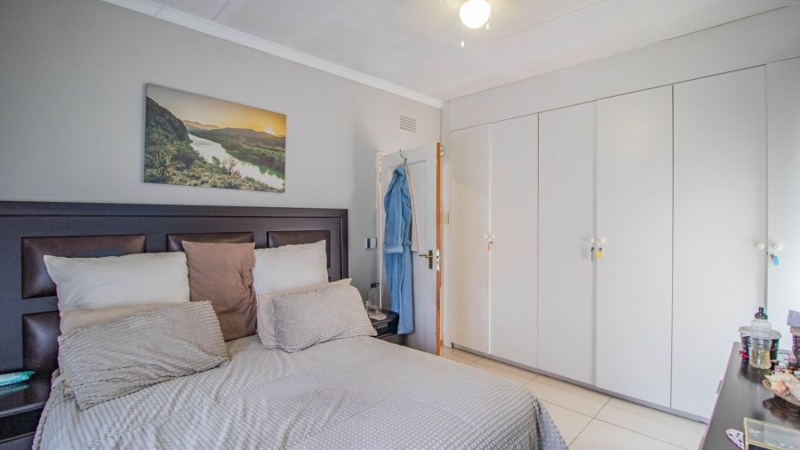 6 Bedroom Property for Sale in Northmead Gauteng