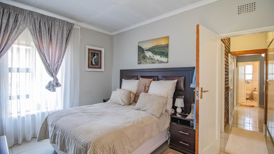 6 Bedroom Property for Sale in Northmead Gauteng
