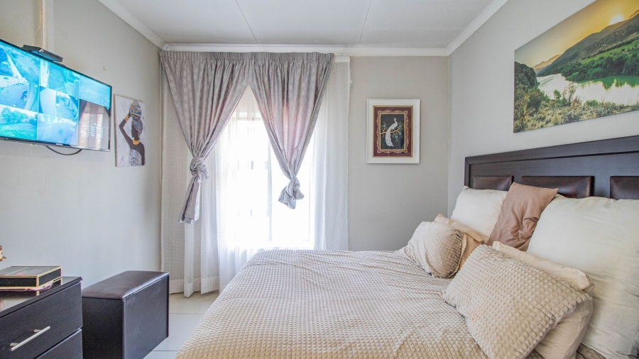 6 Bedroom Property for Sale in Northmead Gauteng
