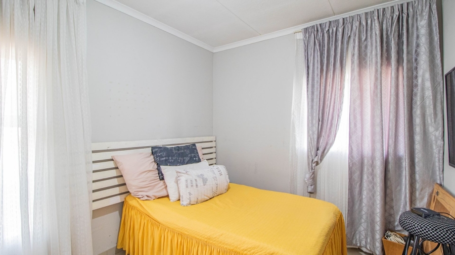 6 Bedroom Property for Sale in Northmead Gauteng
