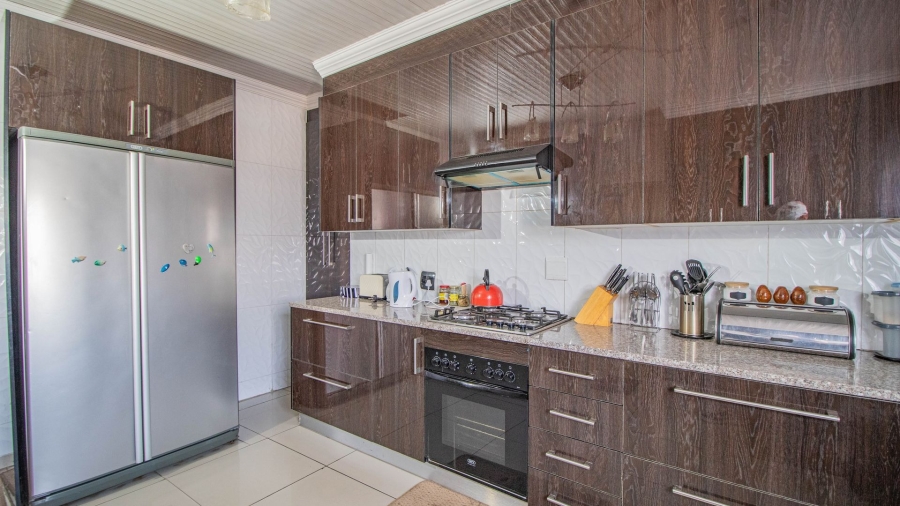 6 Bedroom Property for Sale in Northmead Gauteng