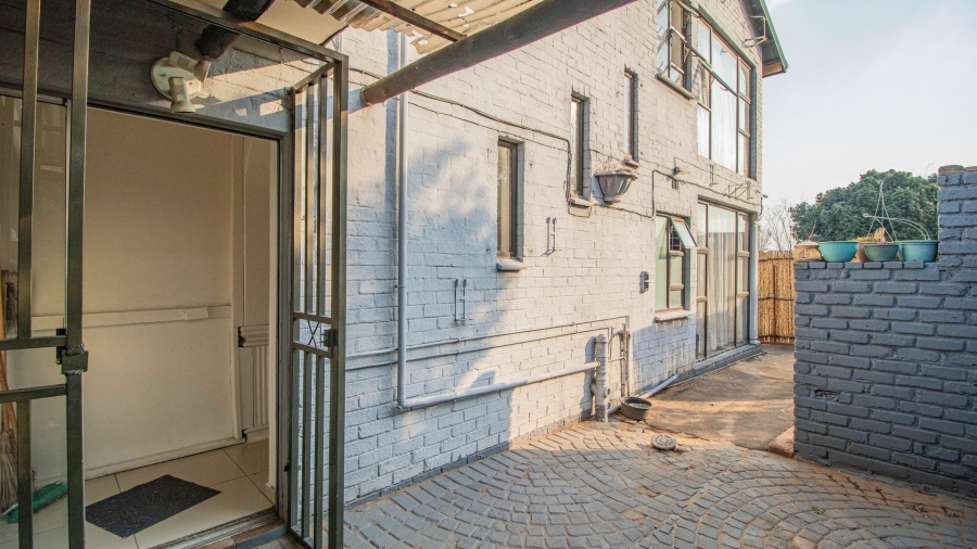 6 Bedroom Property for Sale in Northmead Gauteng