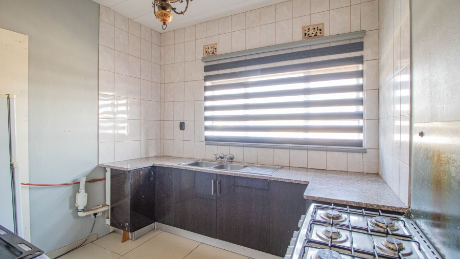6 Bedroom Property for Sale in Northmead Gauteng