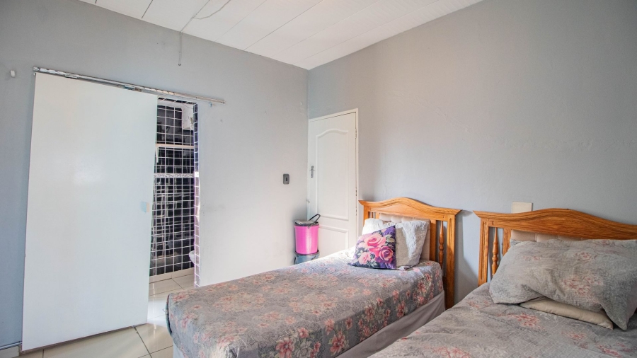 6 Bedroom Property for Sale in Northmead Gauteng