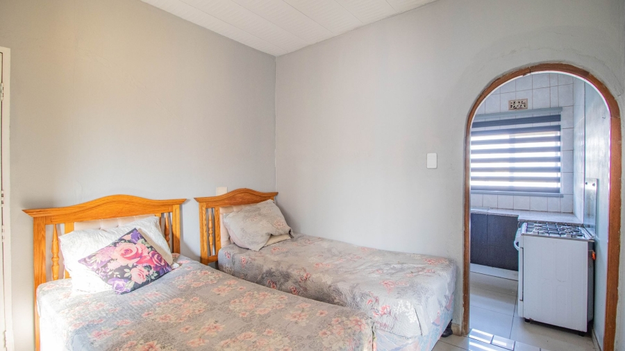 6 Bedroom Property for Sale in Northmead Gauteng