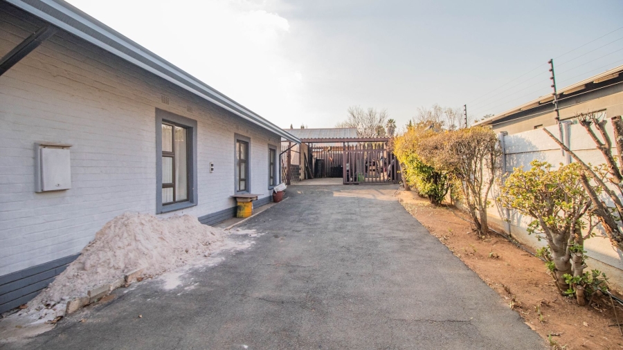 6 Bedroom Property for Sale in Northmead Gauteng
